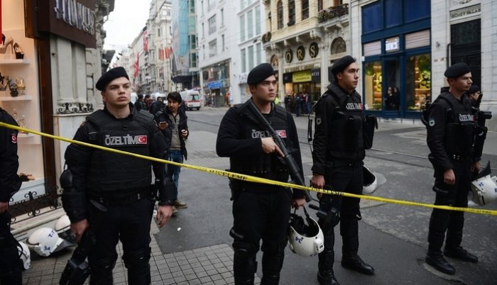 U samoubilačkom napadu u Istanbulu ubijeno pet ljudi